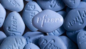 rusiya-pfizer-in-dermanlarini-sinaqdan-kecirecek